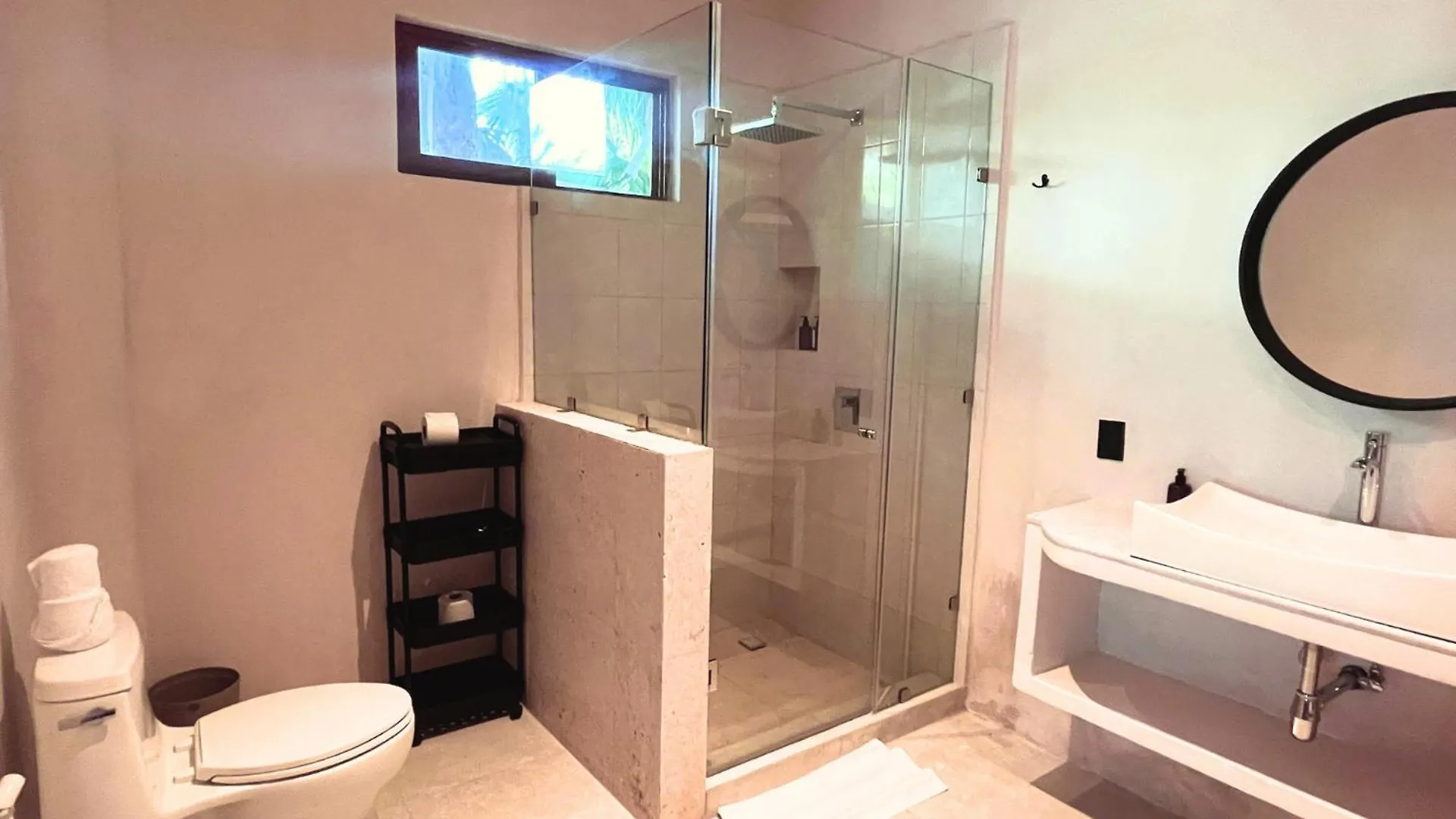 Beachfront Hotel Boutique Dk