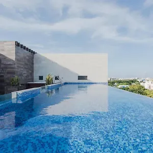  Appart hôtel Onebr W Balcony Or Small In Playa Del Carmen, Bbq, Pool Infinite, Whirlpool, Ac, Tv Smart, 200mb Mexique
