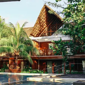 Caracol Hotel