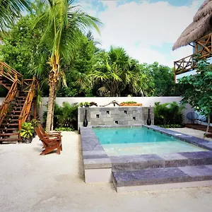 La Puerta Azul Beachfront - Adults Only **** הולבוקס איילנד